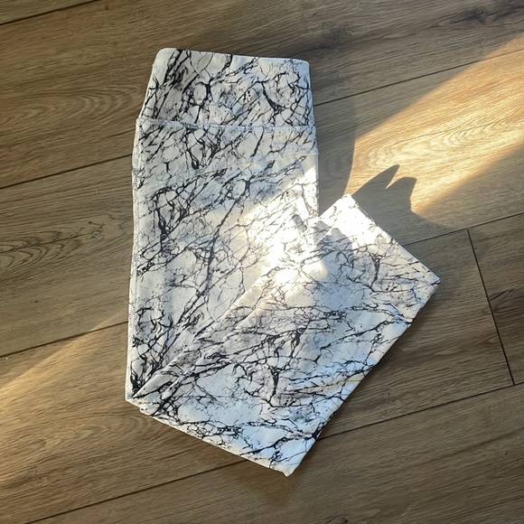 Marika Sport white marbled capri leggings - Picture 7 of 10